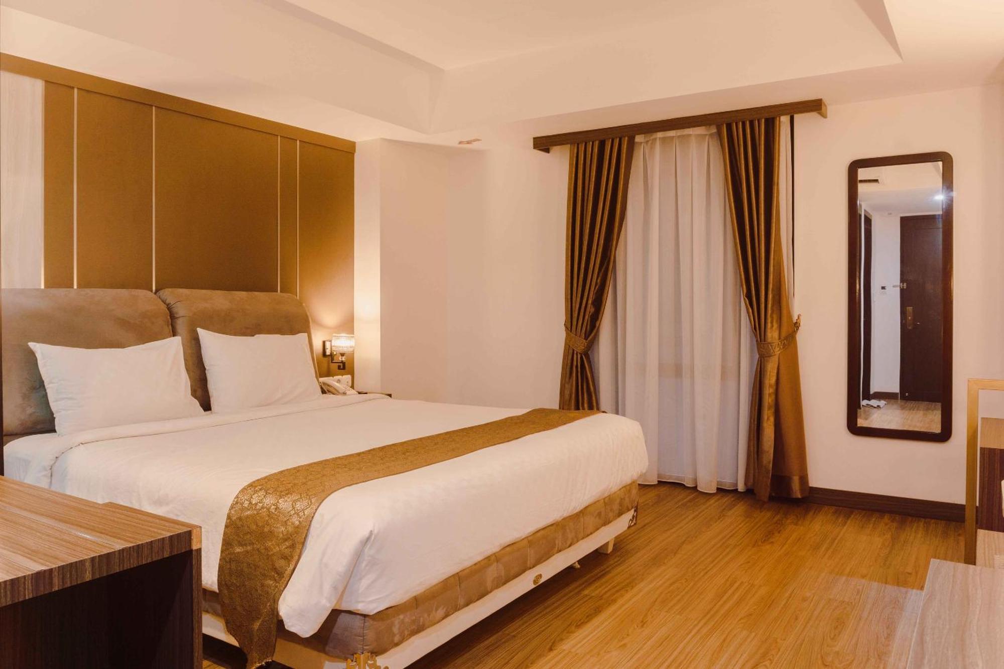 Fahira Hotel Syariah Bukittinggi Bagian luar foto